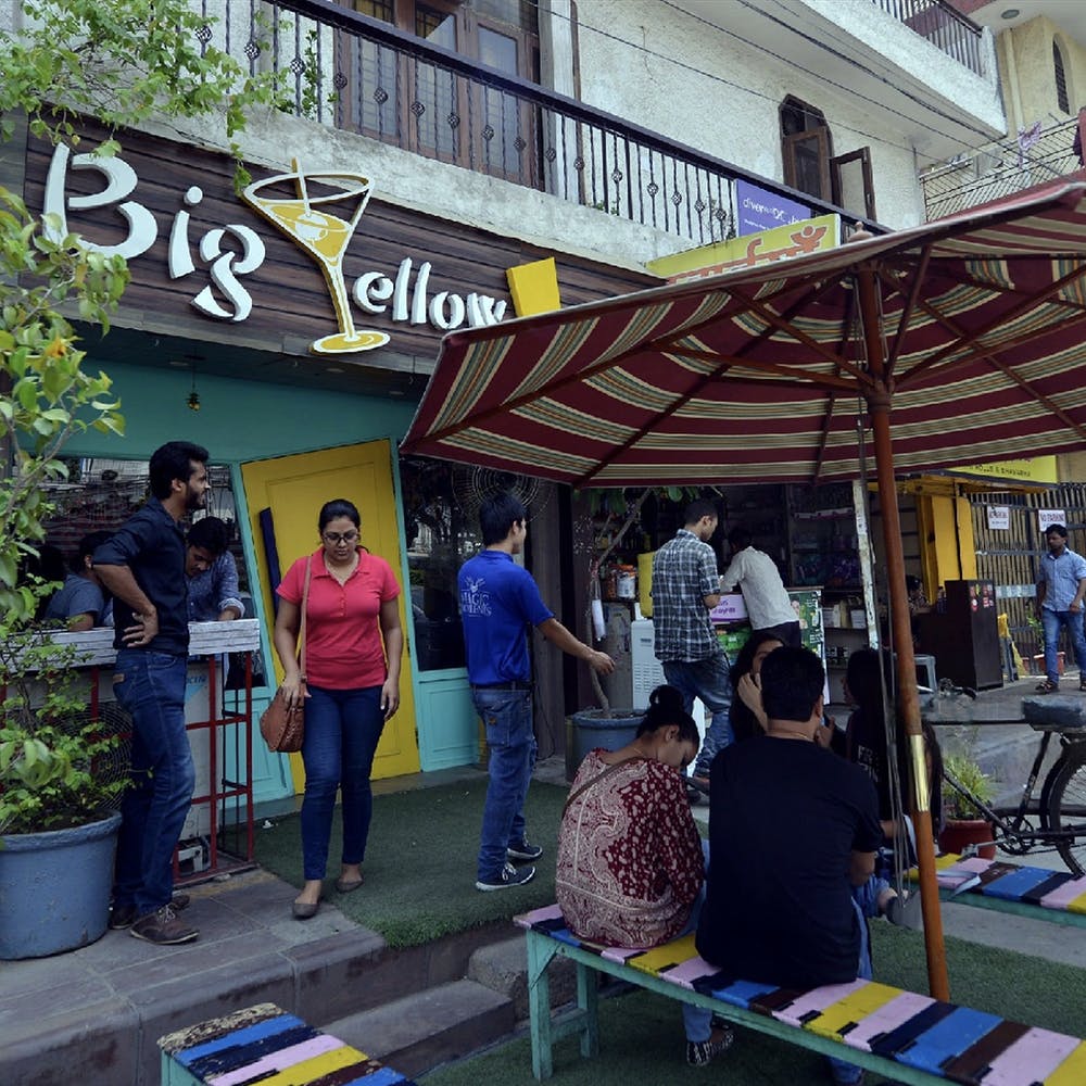 8 Cafes In Satya Niketan For The Best Food And An Even Better Price