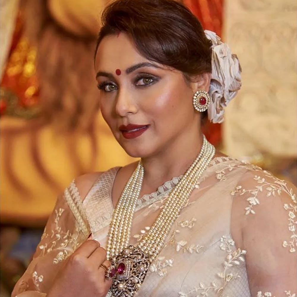 saree for durga puja: Mouni Roy to Alia Bhatt: Durga Puja saree inspiration  from Bollywood stars | EconomicTimes