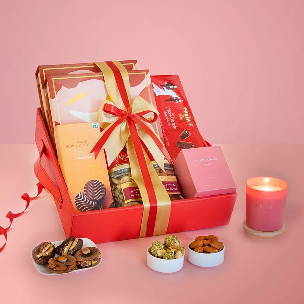 All Season Gift Box | Dry Fruits Gift Box - 700 Gm ( Almonds- 250 gm,  Cashews- 200 gm, Pistachios- 250 gm ) - Rich Valley Dryfruits Pvt. Ltd.