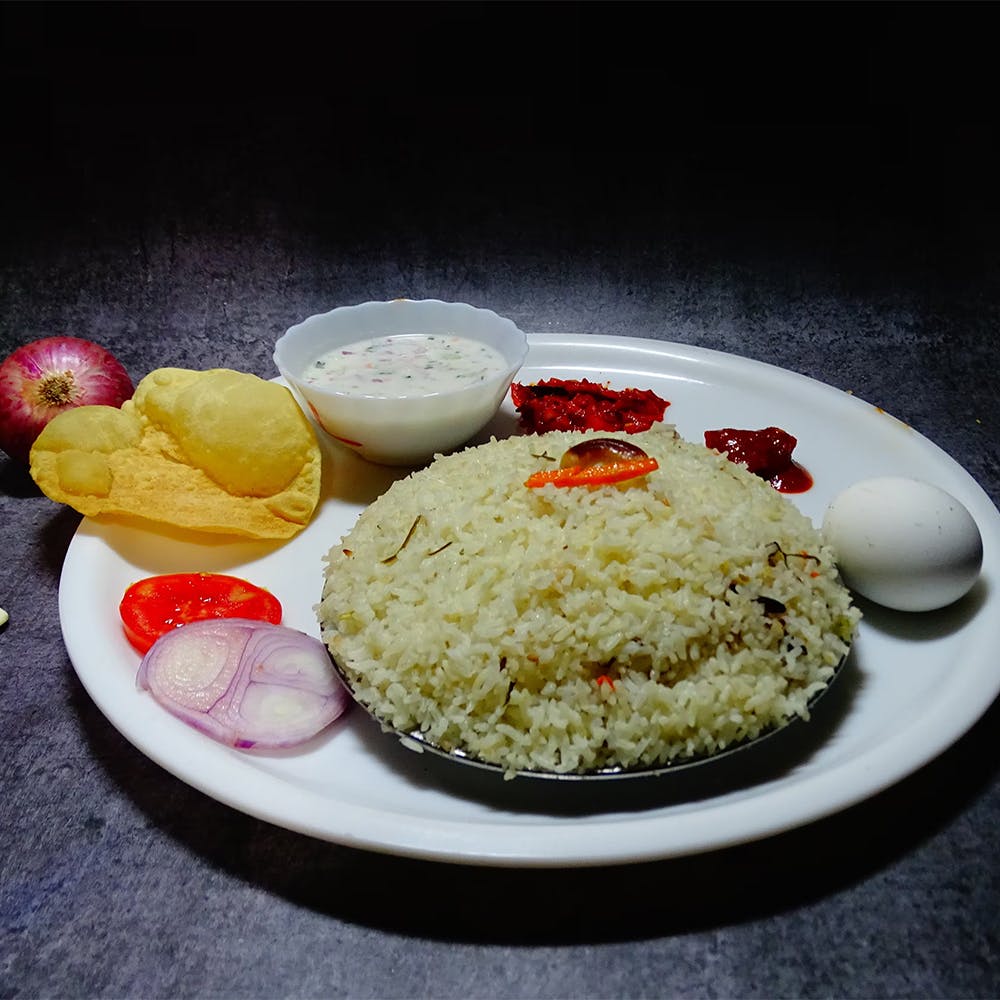 Food,Tableware,White rice,Plate,Ingredient,Jasmine rice,Rice,Recipe,Staple food,Basmati