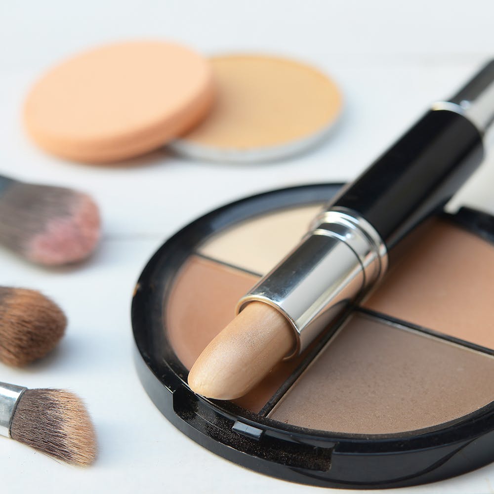 Contouring Makeup: A Step-By-Step Guide For Beginners