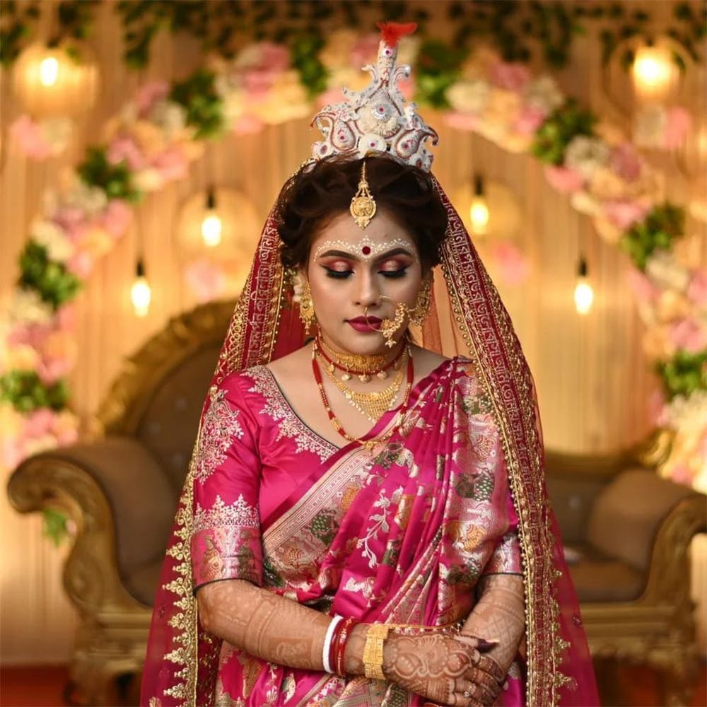 Pin by Moumita Saha on styling myself | Bengali bride reception look, Bridal  lehngas, Bengali bride