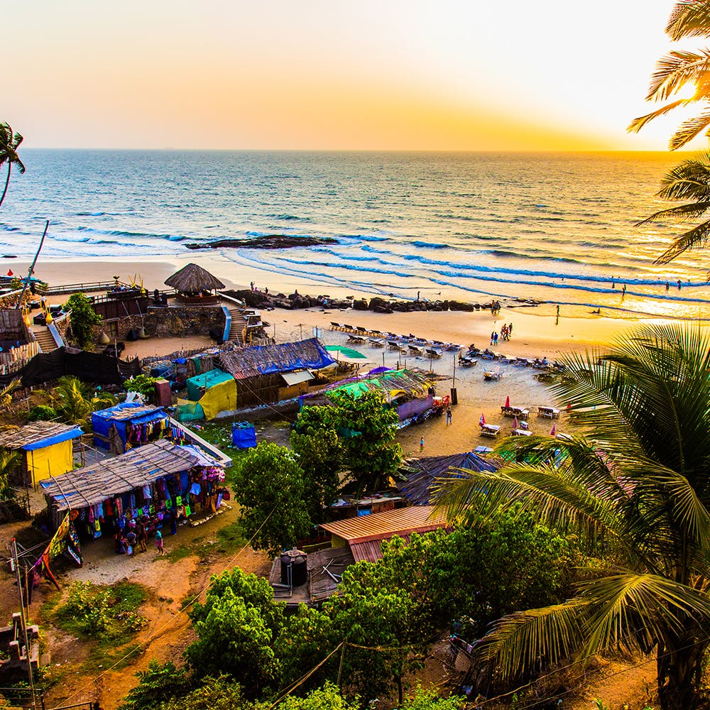 Water,Sky,Light,Azure,Nature,Plant,Tree,Beach,People on beach,Coastal and oceanic landforms