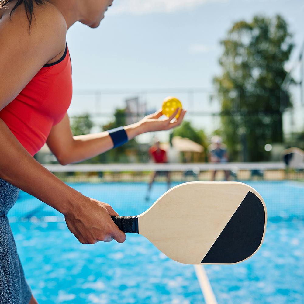 Sky,Table tennis racket,Water,Cloud,Happy,Gesture,Sunlight,People in nature,Leisure,Racquet sport