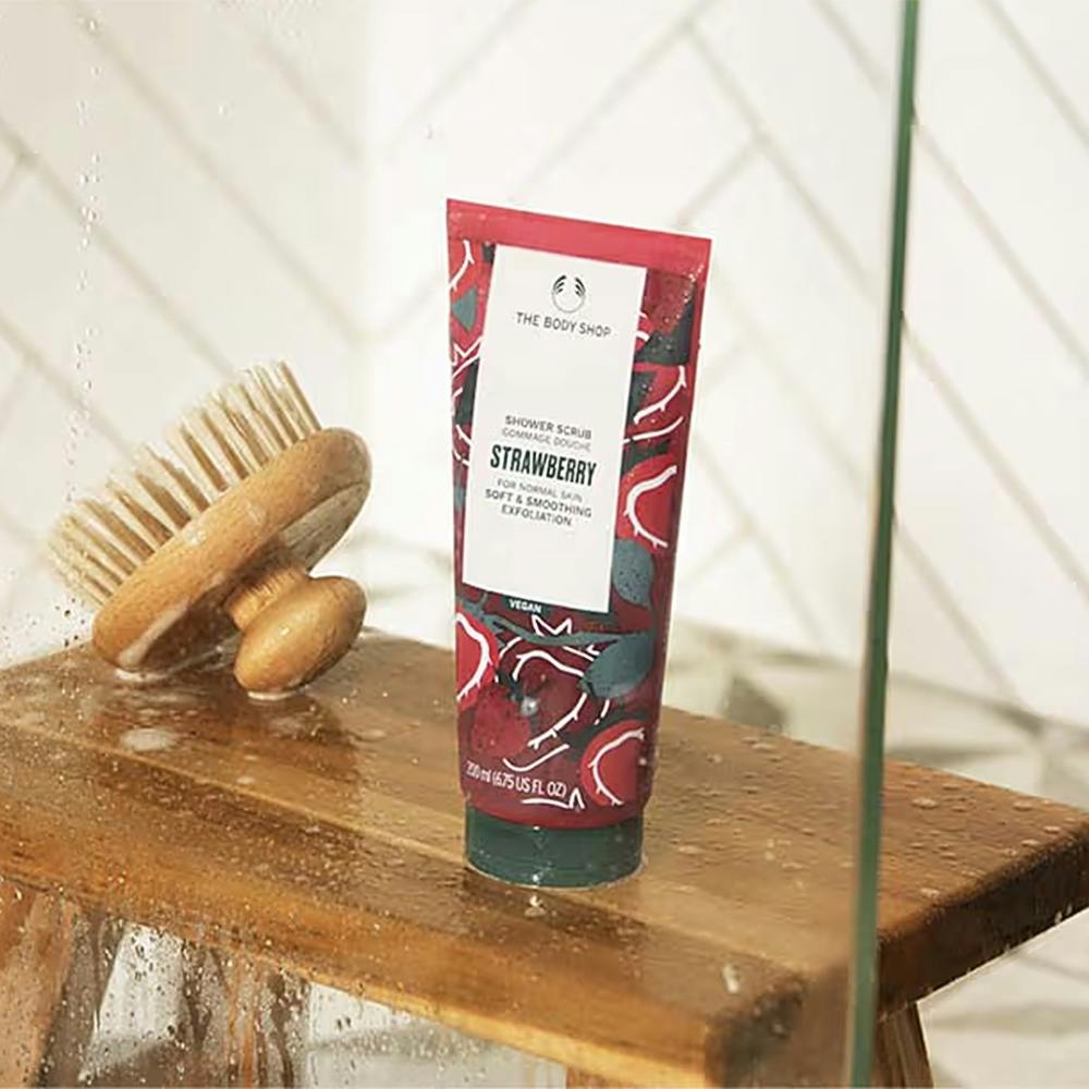 The Body Shop Strawberry Softening Body Polish Scrub