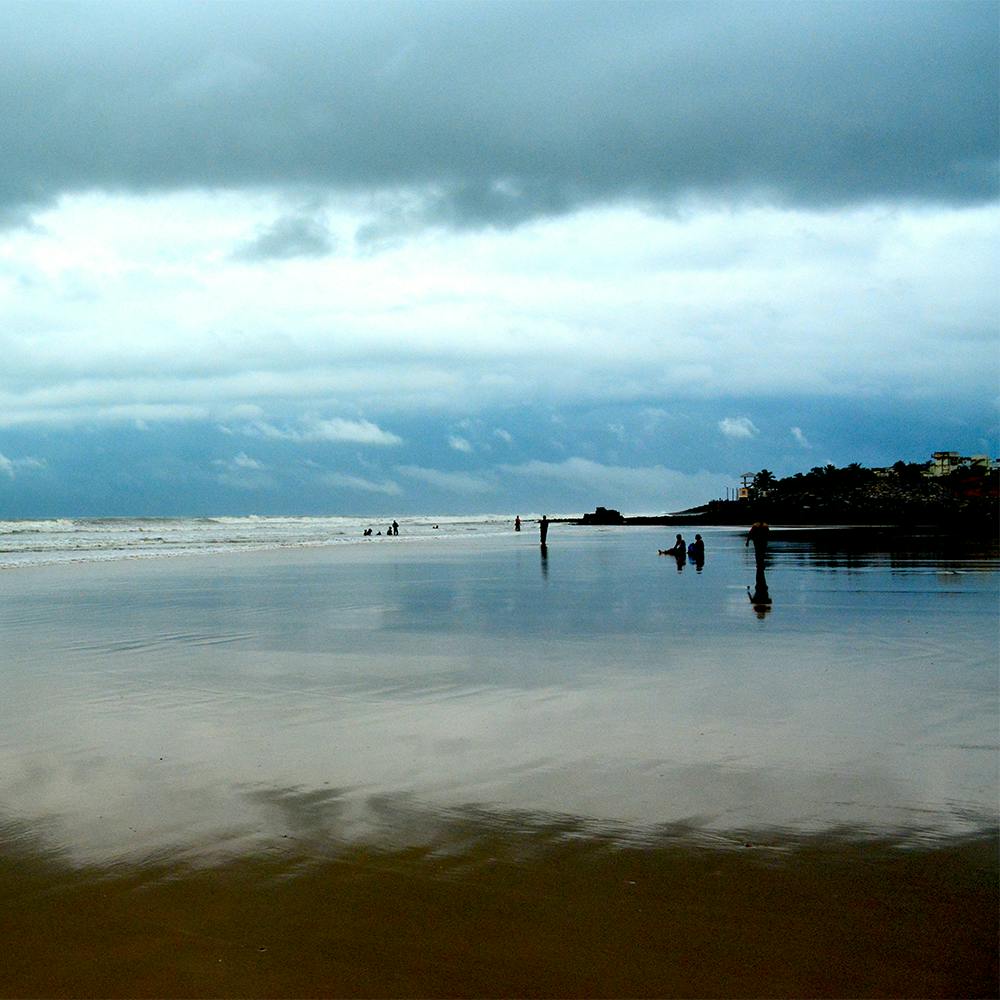 Water,Cloud,Sky,Atmosphere,Lake,Beach,Cumulus,Tree,Horizon,Landscape