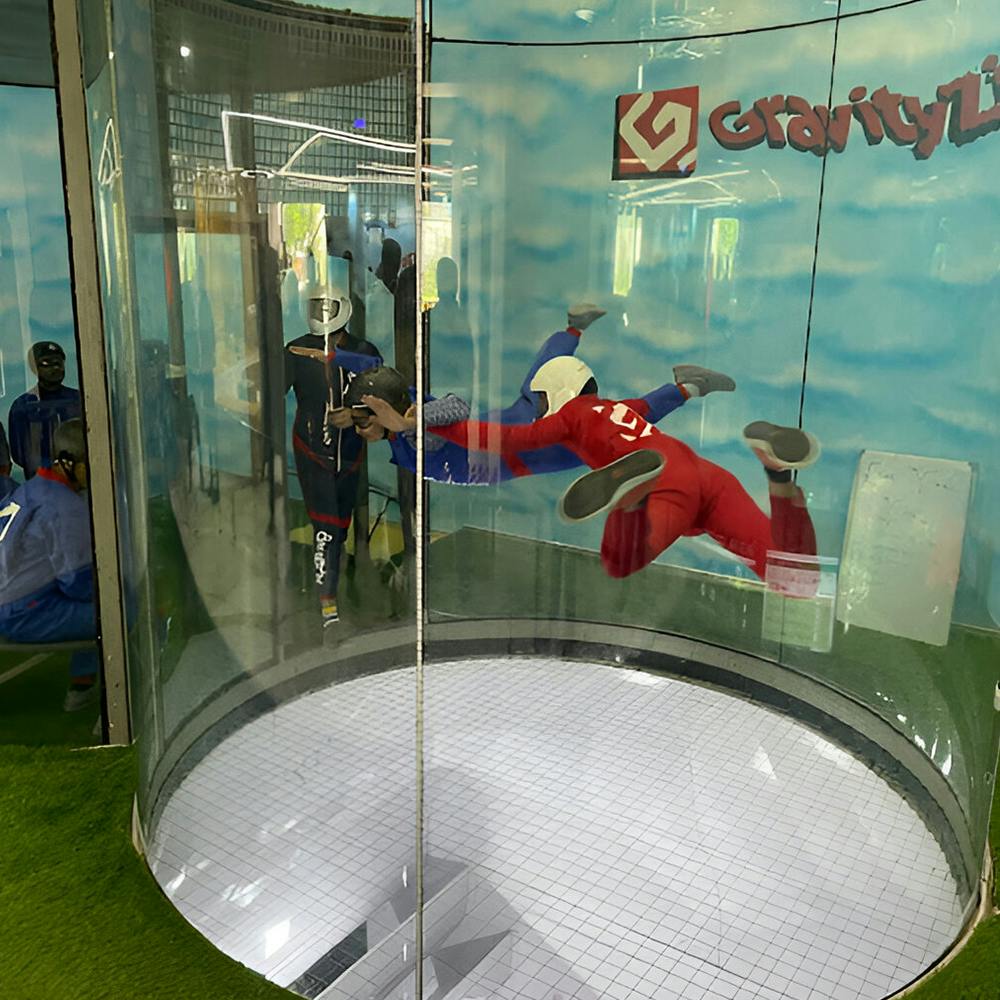 Glass,Grass,Leisure,Flooring,Display case,Net,Recreation,Art,Transparent material,Fun