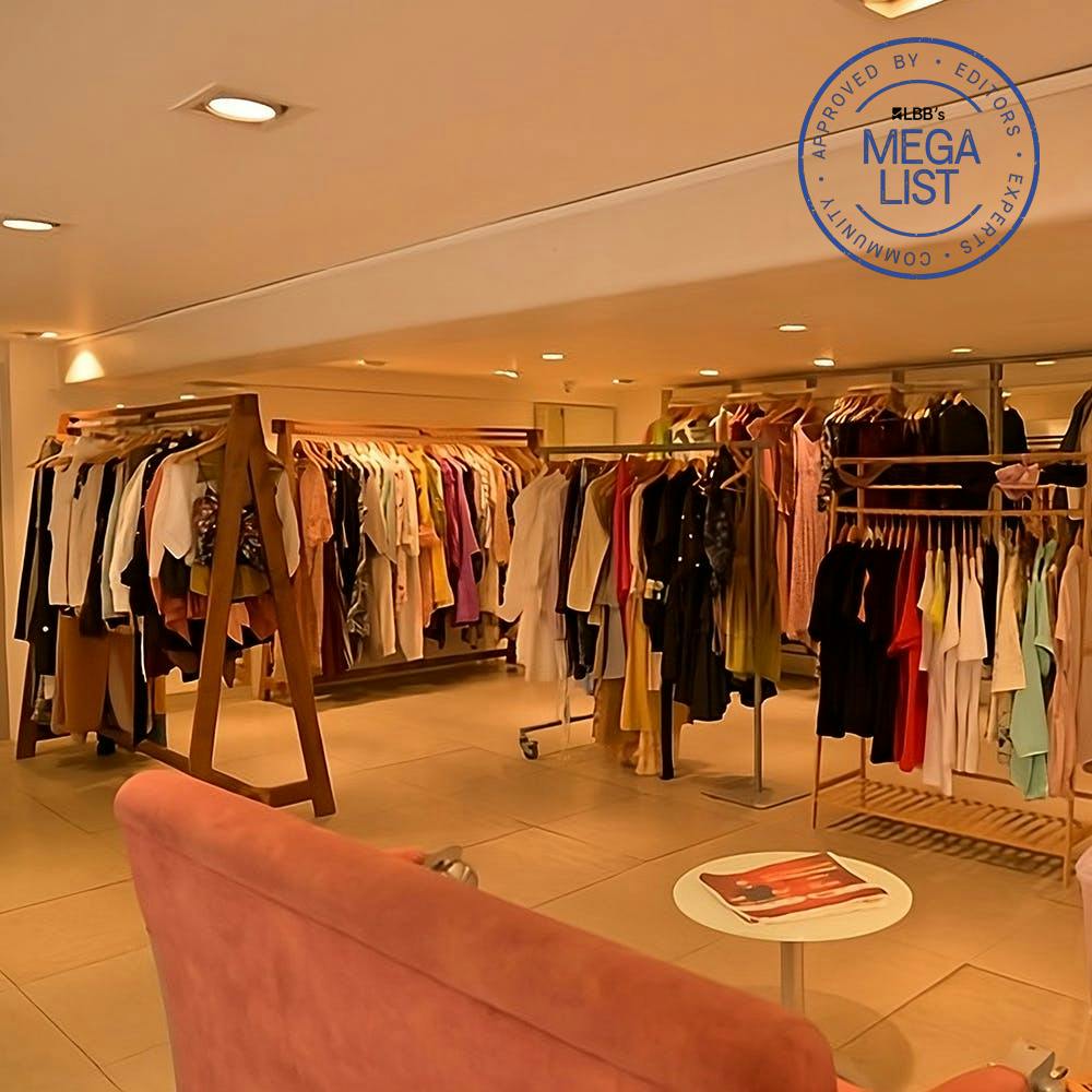 Interior design,Flooring,Retail,Ceiling,Boutique,Floor,Clothes hanger,Outlet store,Light fixture,Shopping mall