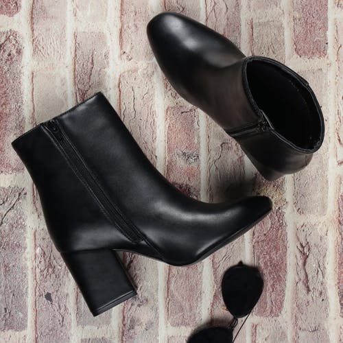 Monrow Solid Black Block Boots