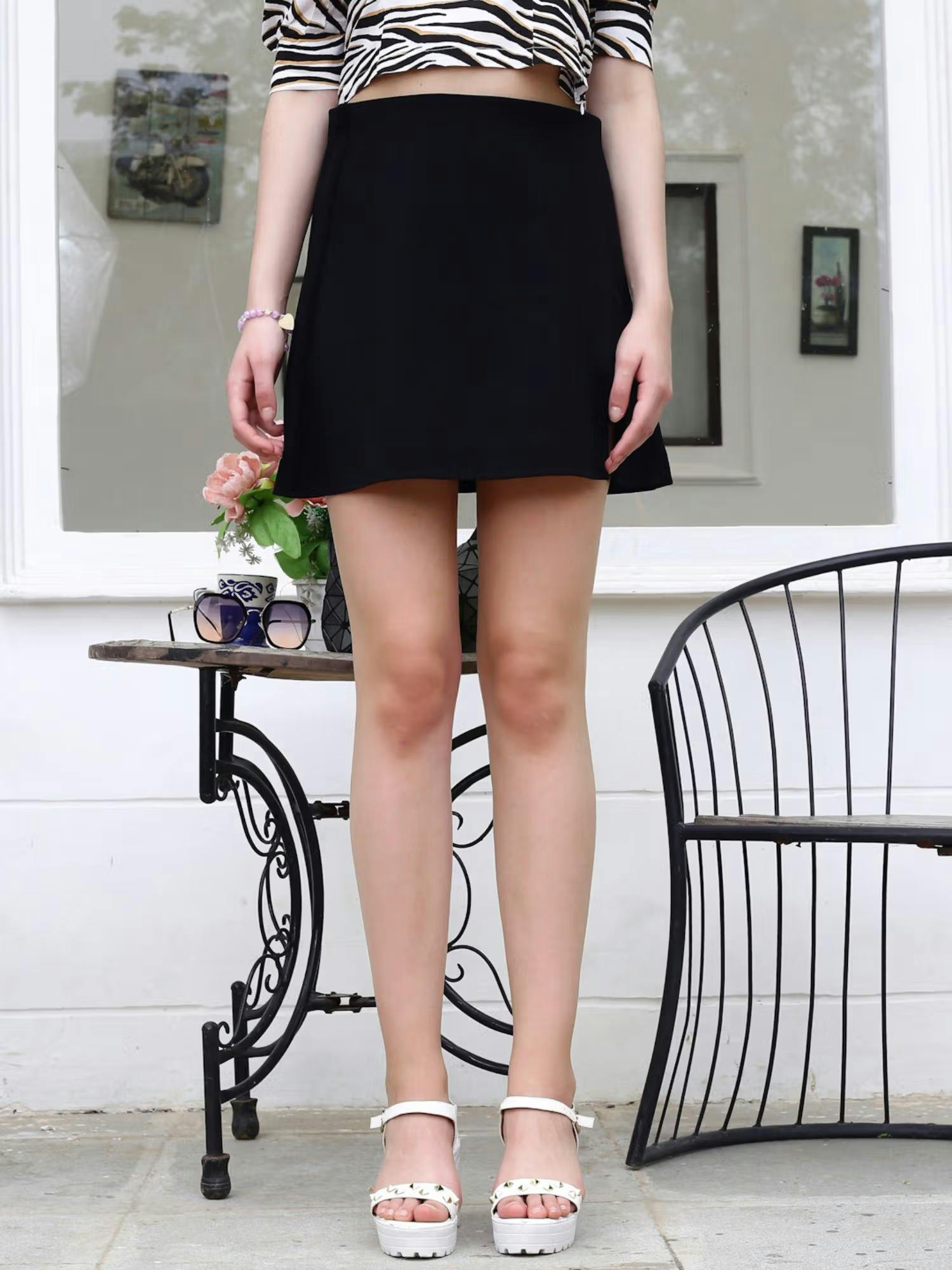 Black A Line Mini Solid Skirt